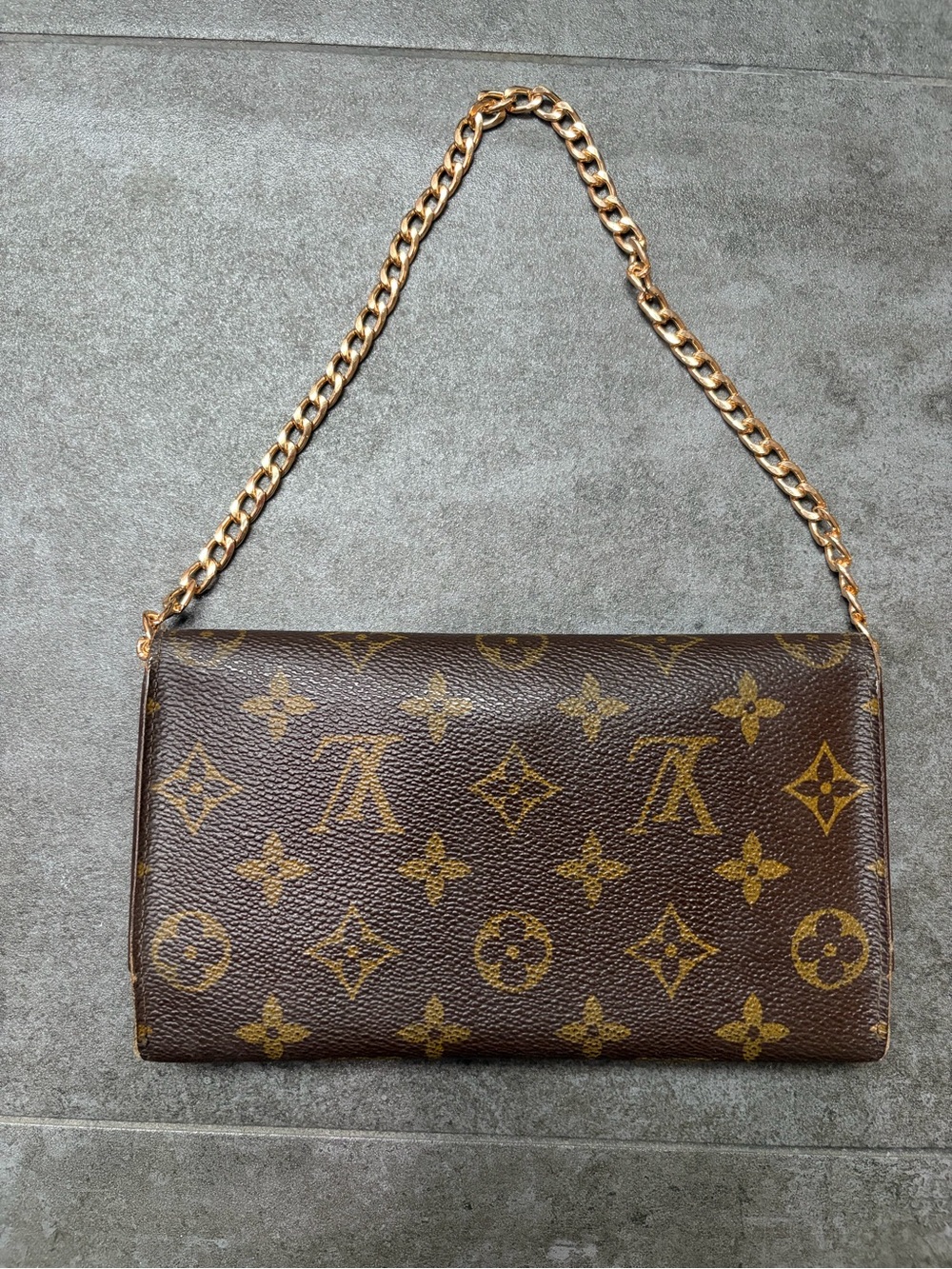 Louis Vuitton Monogram Canvas Shoulder Wallet in Brown with Gold Chain - Picture 2 of 7